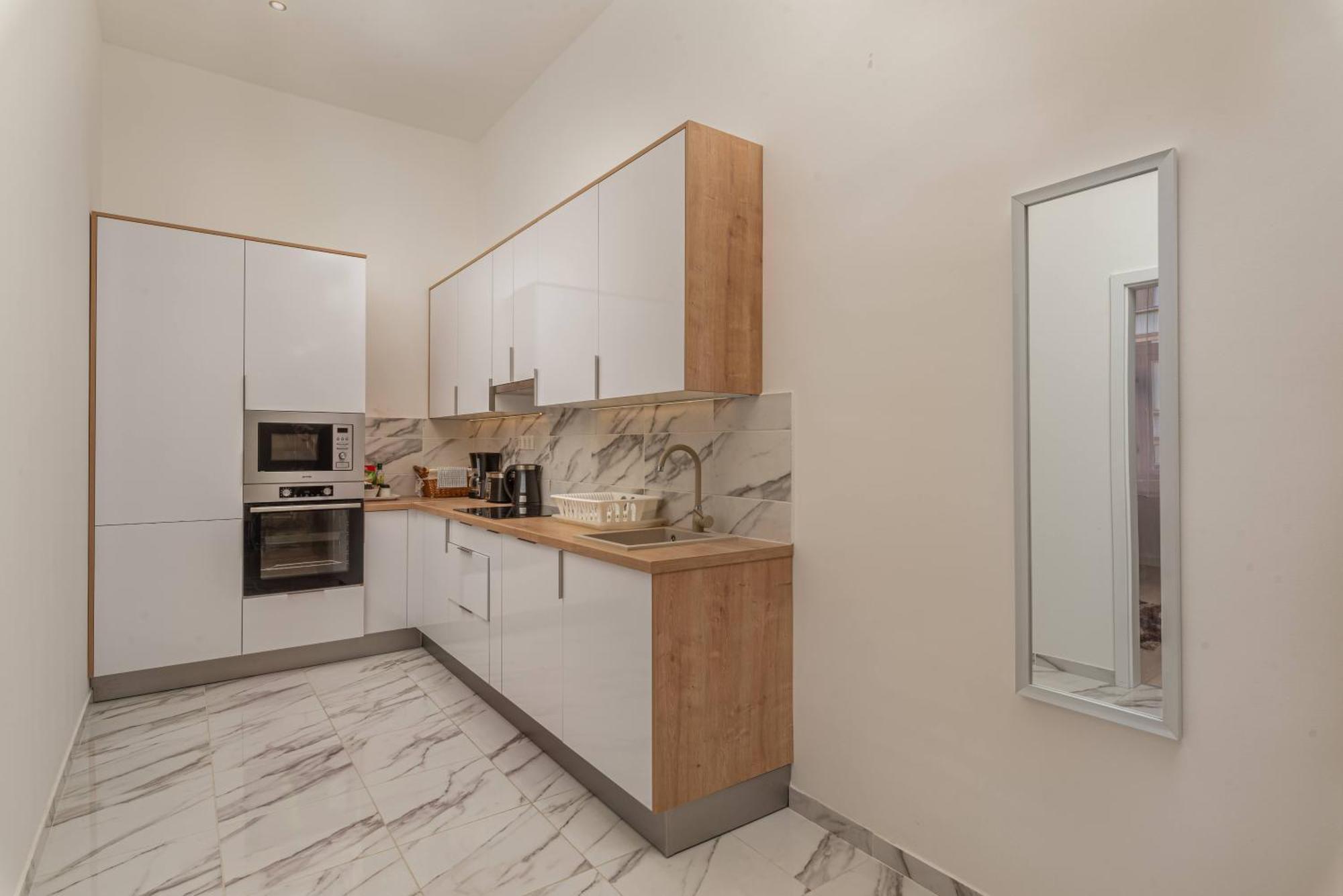 Apartment With 2 Bedrooms Near Gellert Thermal Bath Будапеща Екстериор снимка