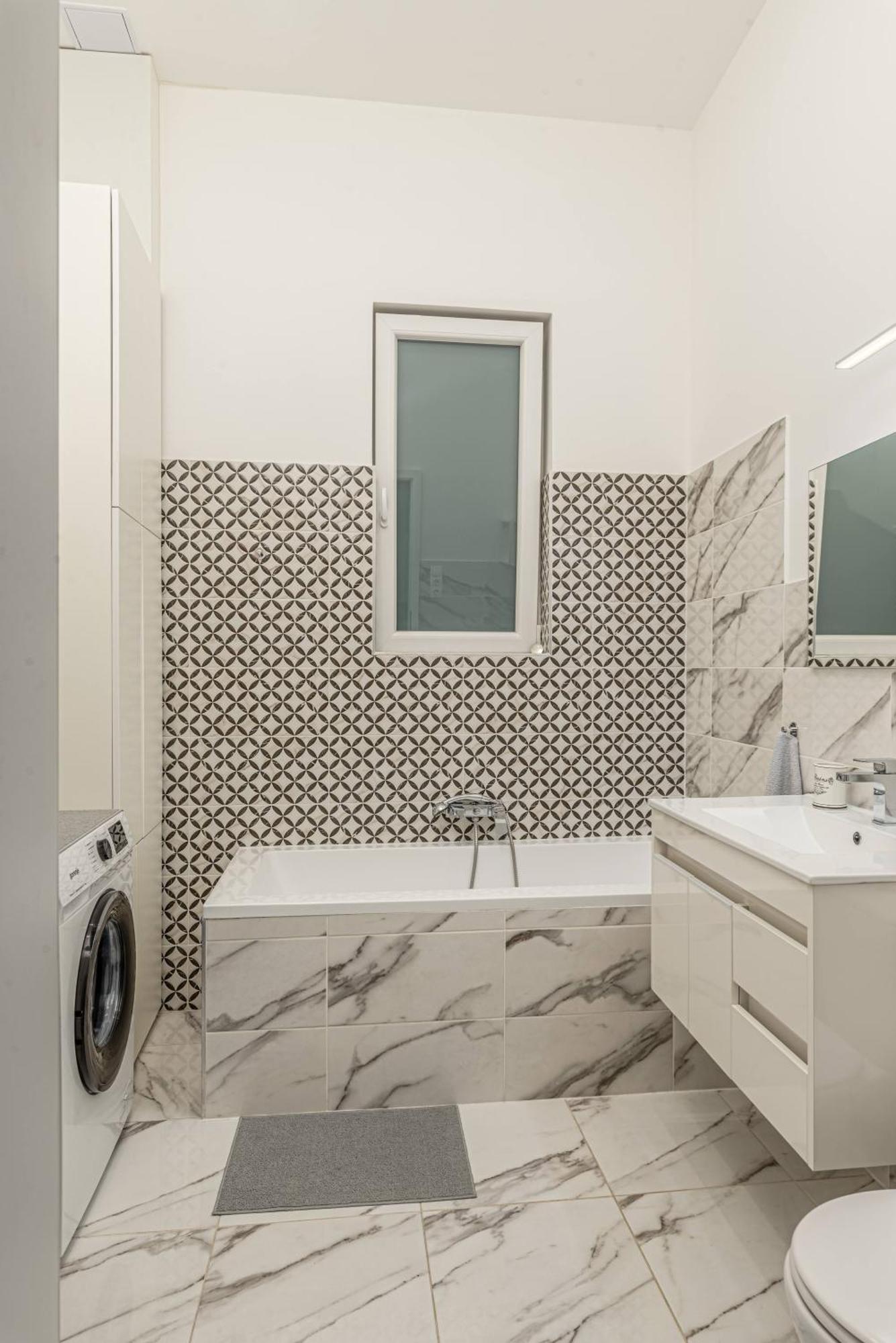 Apartment With 2 Bedrooms Near Gellert Thermal Bath Будапеща Екстериор снимка